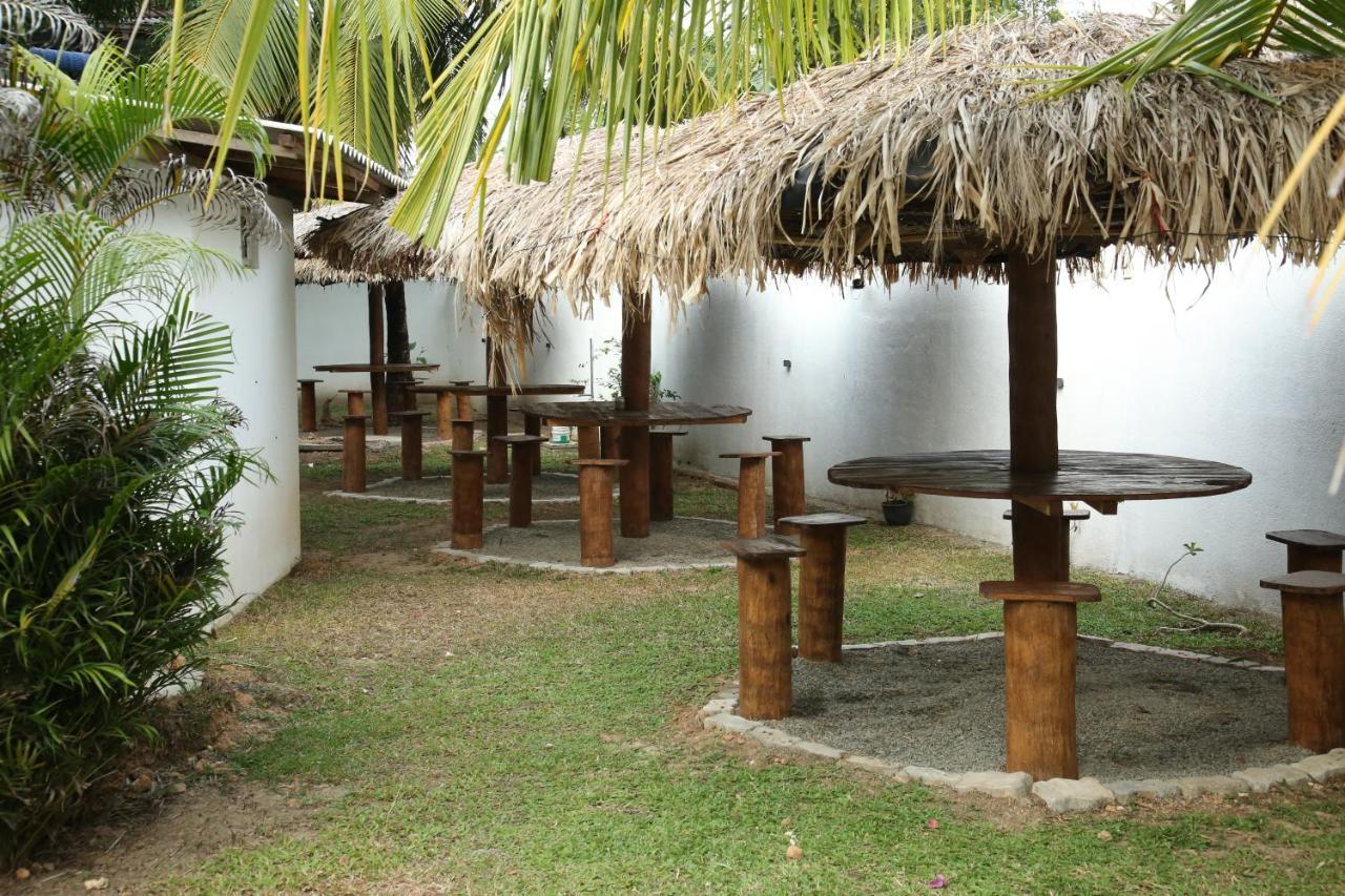 Sea Zone Resort Mirissa Exterior photo